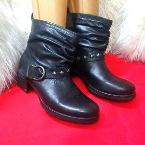 TARA M ANKLE BOOTS